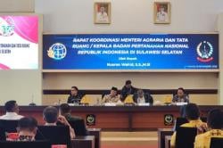 Menteri ATR Nusron Wahid Kumpulkan Kepala Daerah se-Sulsel, Beri Arah Kebijakan soal Pertanahan<