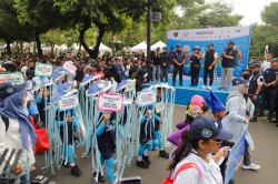 Keseruan Hari Ikan Nasional 2025, Masak Besar Udang hingga Karnaval