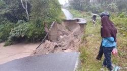 Tergerus Sungai Batang Anai, Jalan di Padang Pariaman Ambles<