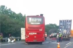 Kecelakaan Beruntun di Tol Cipali, 4 Kendaraan Bertabrakan Korban Jiwa Nihil<