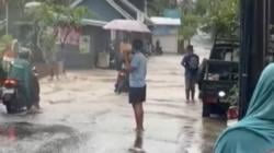 Banjir Kepung Kawasan Wisata Ubud Bali, Aktivitas Warga dan Wisatawan Terganggu<