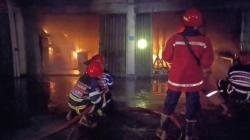 Kebakaran Hebat di Kota Jambi, Ruko Mebel Ludes Dilalap Api<