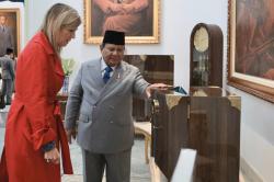 Momen Prabowo-Ratu Máxima Bertukar Cendera Mata: Batik hingga Jersey untuk Bobby Kertanegara