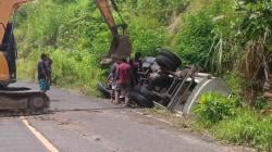 Truk Tangki Diduga Angkut Solar Subsidi Kecelakaan di Tulungagung, Sopir Kabur<