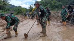 Jalan Lintas Sumatera Putus Total akibat Longsor di Tapanuli Utara<