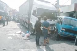 Horor! Penampakan TKP Kecelakaan Beruntun 12 Kendaraan di Cikampek, Korban Bergelimpangan<