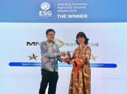 MNC Sekuritas Raih Penghargaan Best Community Empowerment Initiative di ESG Initiative Awards 2025