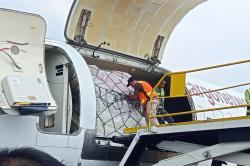 Bencana Sumatera, DPR Kirim Bantuan Selimut hingga Makanan Siap Saji