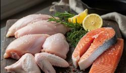 Ikan Salmon Vs Ayam, Lebih Sehat Mana? 