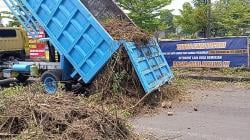 24 Tahun Ganti Rugi Lahan Tak Dibayar, Warga Bangkalan Blokir Jalan dengan Tumpukan Sampah<