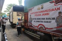 Polda Jambi Kirim Bantuan Logistik 3 Truk untuk Korban Bencana di Sumbar<