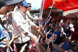 Prabowo Serap Keluhan Pengungsi Banjir Aceh: Percayalah, Kami akan Berbuat yang Terbaik
