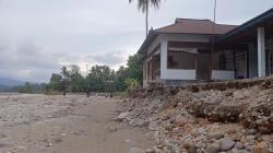 11 Rumah di Bantaran Sungai Batang Anai Padang Pariaman Hanyut Diterjang Banjir Bandang<