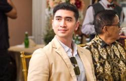 Dihujat gegara Rompi Antipeluru, Verrell Bramasta Sibuk Kondangan