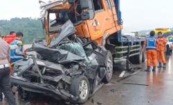 Kecelakaan Beruntun Libatkan 9 Kendaraan di Tol Cipularang Arah Jakarta, 1 Orang Tewas