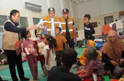 Trauma Healing, Anak-Anak Korban Bencana Diberikan Mainan