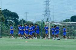 Tanpa Bojan Hodak, Persib Bandung Tetap Genjot Latihan untuk Hadapi Borneo FC
