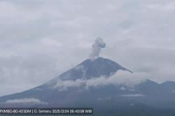 Gunung Semeru Meletus Hari Ini, Kolom Abu Setinggi 1.000 Meter di Atas Puncak<