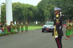 Ketua MPR China Wang Huning Tiba di Istana, Disambut Tari Pa'gellu