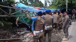 Jadi Penyebab Kemacetan, Puluhan Lapak PKL di Jalan Raya Balaraja Dibongkar Paksa<