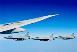 Momen 6 Jet Tempur Pakistan Kawal Kedatangan Prabowo ke Islamabad