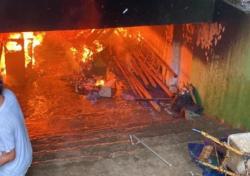 Basement Pesantren di Jagakarsa Jaksel Terbakar, 9 Mobil Damkar Dikerahkan