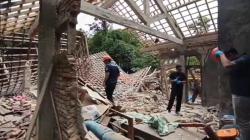 Olah TKP Ledakan Dahsyat di Pacitan, Polisi Temukan Serbuk Petasan<