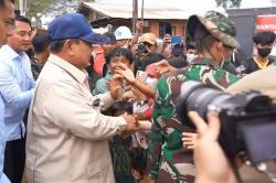 Prabowo ke Pengungsi Banjir Aceh Tamiang: Kami akan Perbaiki Keadaan Ini