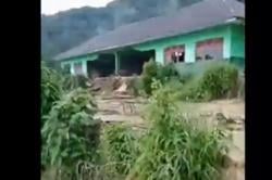 Agam Kembali Diterjang Banjir Bandang, Akses Bukittinggi-Pasaman Lumpuh Total<