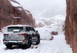 Ini Wilayah-Wilayah Arab Saudi yang Diselimuti Salju, dari Pegunungan hingga Gurun