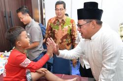 Khitanan Massal 800 Anak Yatim