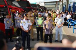 Kapolri ke Pengemudi Bus di Terminal Pulo Gebang: Kecepatan Tolong Dijaga
