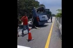 Bus TNI AL Tabrak Truk Semen di Tol Belmera Medan, Belasan Prajurit Terluka