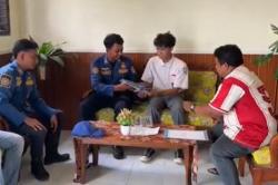 Ditinggal Orang Tua Merantau, Siswa SMK di Tuban Minta Damkar Ambilkan Rapor<