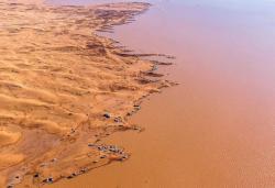 Penampakan Gurun Tandus di Arab Saudi Berubah Jadi Danau Sangat Luas