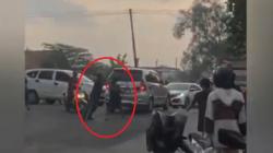 Viral! Perkelahian Sopir dan Kernet Truk Lawan 2 Supeltas  Gunakan Besi dan Kayu di Jombang<