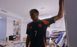 Viral! Lamine Yamal Pakai Jersey Luis Diaz, Kode Ajak Bintang Bayern Pindah?