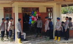 Natal di Tengah Bencana, Polri Ubah Posko Pengungsian jadi Tempat Ibadah Sementara<