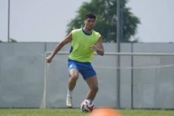 Jauh dari Keluarga, Julio Cesar Rayakan Natal Pertama Bersama Persib Bandung