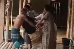 Viral Nenek di Bangkalan Dikeroyok Tetangga usai Cekcok Mulut, Begini Endingnya<