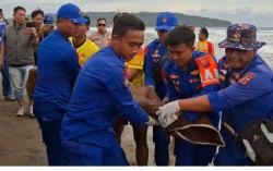 Tragedi Libur Nataru, Santri asal Bandung Tewas Terseret Ombak Pantai Pangandaran<