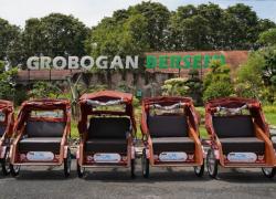 Penarik Becak Lansia Grobogan Bersyukur Terima Becak Listrik dan Anak Dapat MBG dari Presiden Prabowo<