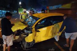 Kecelakaan Mobil Ditumpangi Sekeluarga Hantam Pohon di Jombang, 3 Orang Terluka