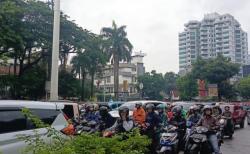 Hari Terakhir 2025, Lalu Lintas Jalan Raya Pasar Minggu Padat Merayap