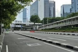 Viral Lapak Jualan di Trotoar Sudirman, Pramono: Tidak Saya Izinkan!