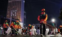 Usai Malam Tahun Baru, 3.845 Petugas Bersihkan Sampah di Jalanan Jakarta