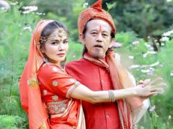 Karina Ranau Santai Dianggap Gila gegara ke Makam Epy Kusnandar Tiap Malam