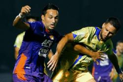 Drama Menit Akhir! Persik Kediri Gagalkan Kemenangan Persib Bandung