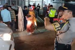 Kecelakaan Maut di Sampang, Mobil Sedan Hindari Lubang Tabrak Pemotor hingga Tewas<