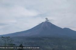 Gunung Semeru Erupsi Hari Ini, Kolom Abu Setinggi 700 Meter<